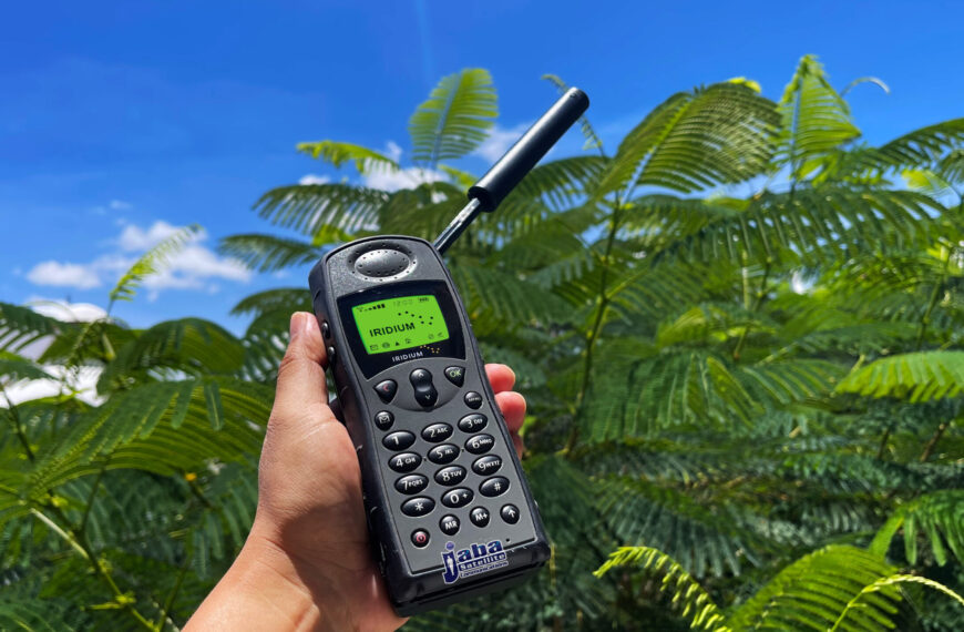 La renta del teléfono satelital IRIDIUM 9505 con JabaSat es la solución perfecta para quienes necesitan comunicación confiable en cualquier parte del mundo